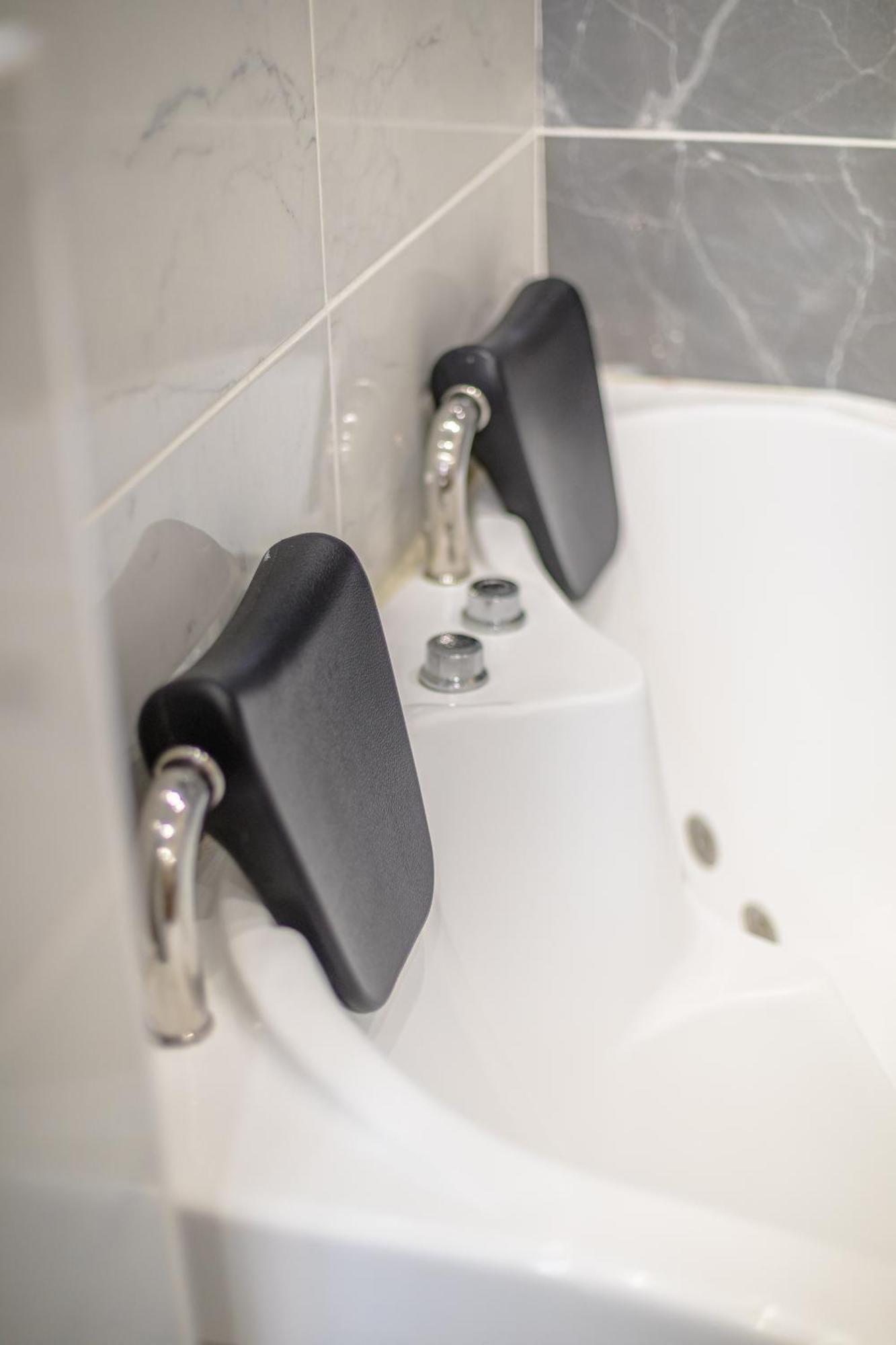 Baignoire Centre Ville Narbonne Ngoại thất bức ảnh
