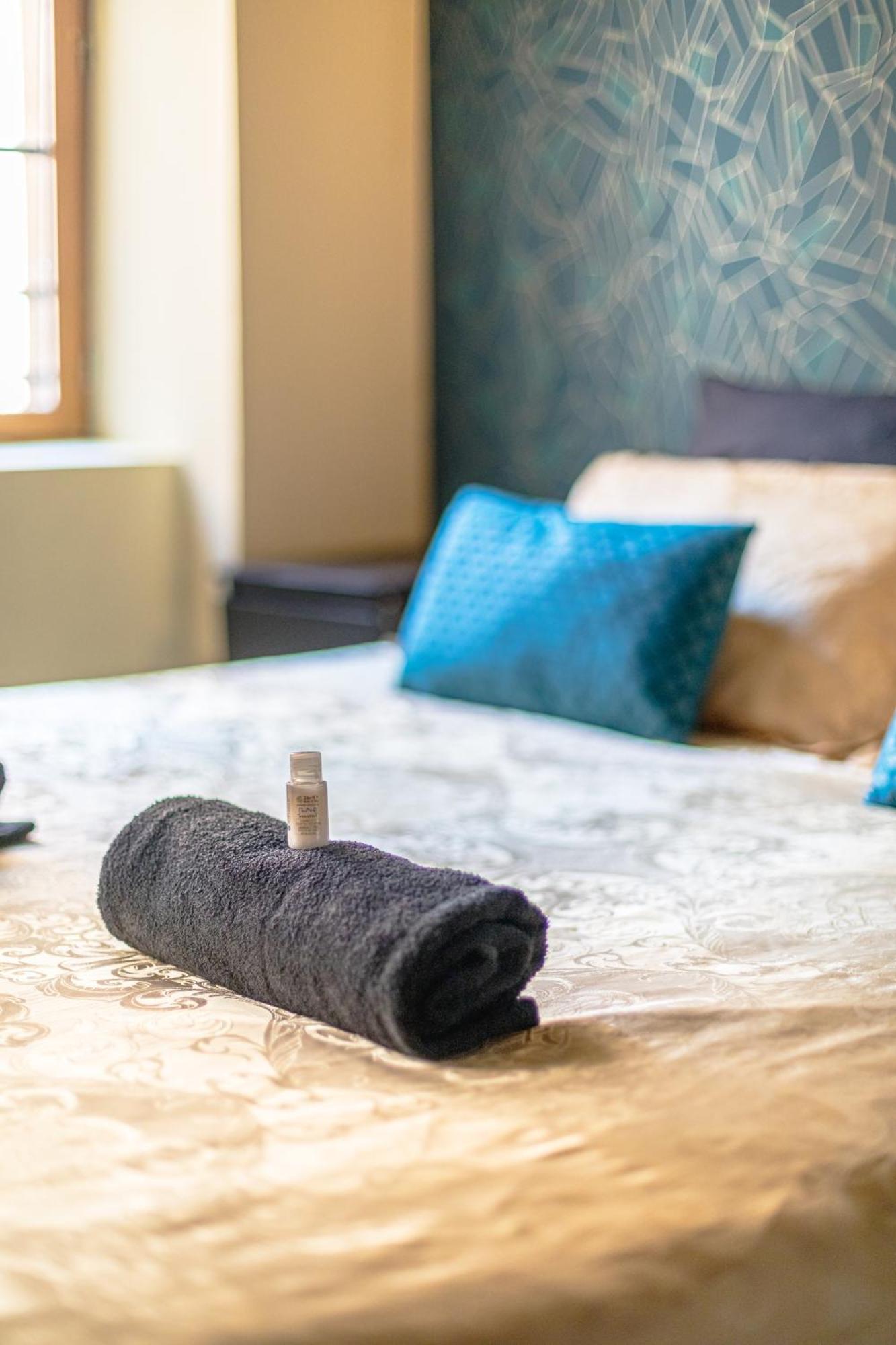 Baignoire Centre Ville Narbonne Ngoại thất bức ảnh