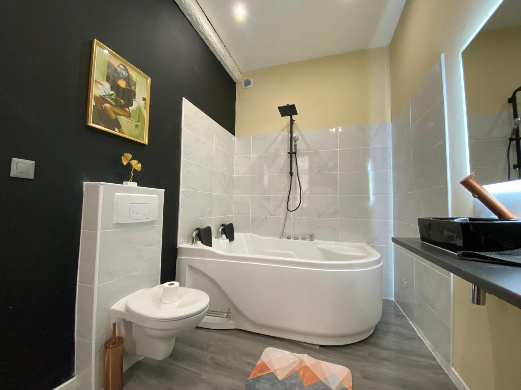 Baignoire Centre Ville Narbonne Ngoại thất bức ảnh